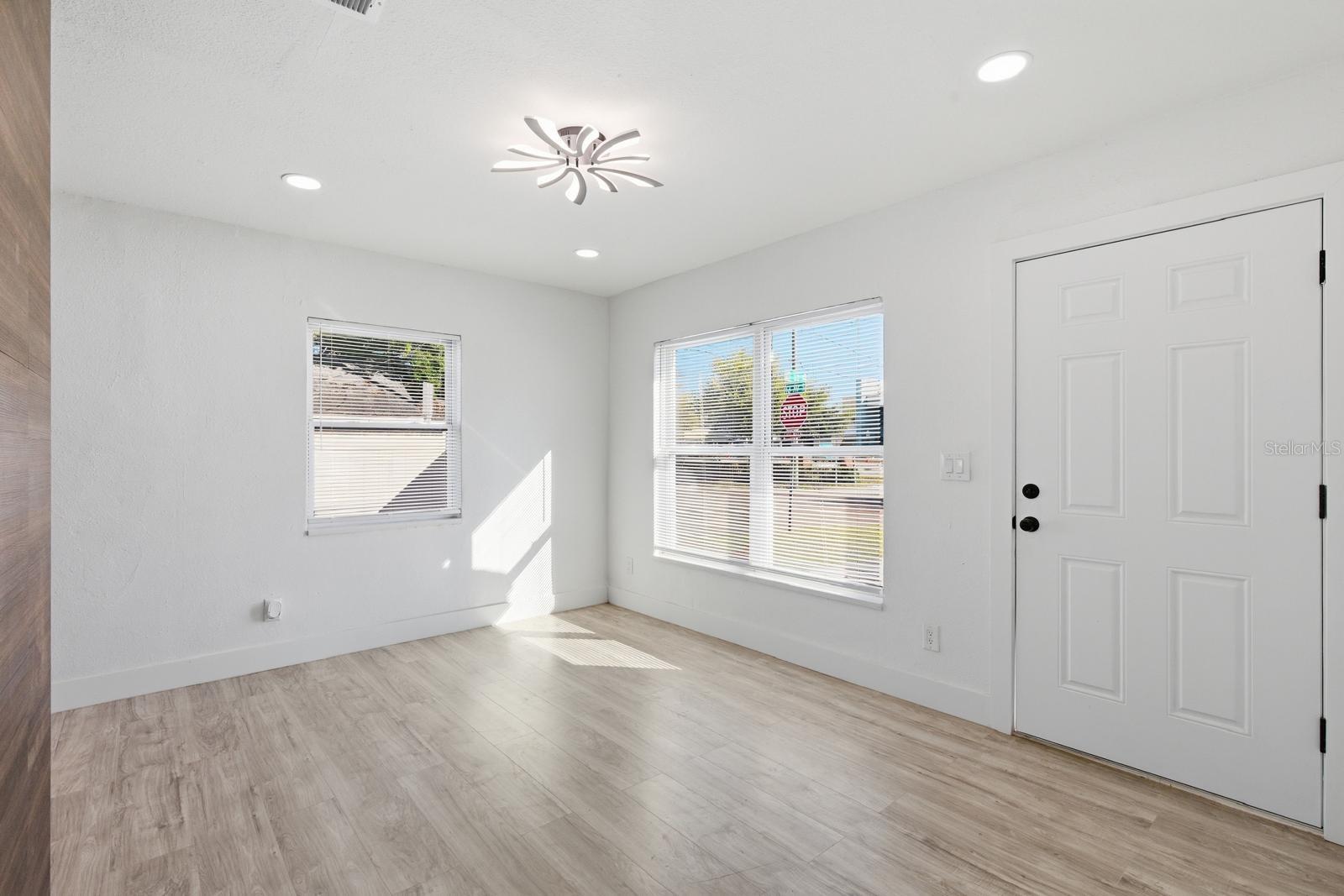 Image 16 of 28 For 1801 13th Avenue S