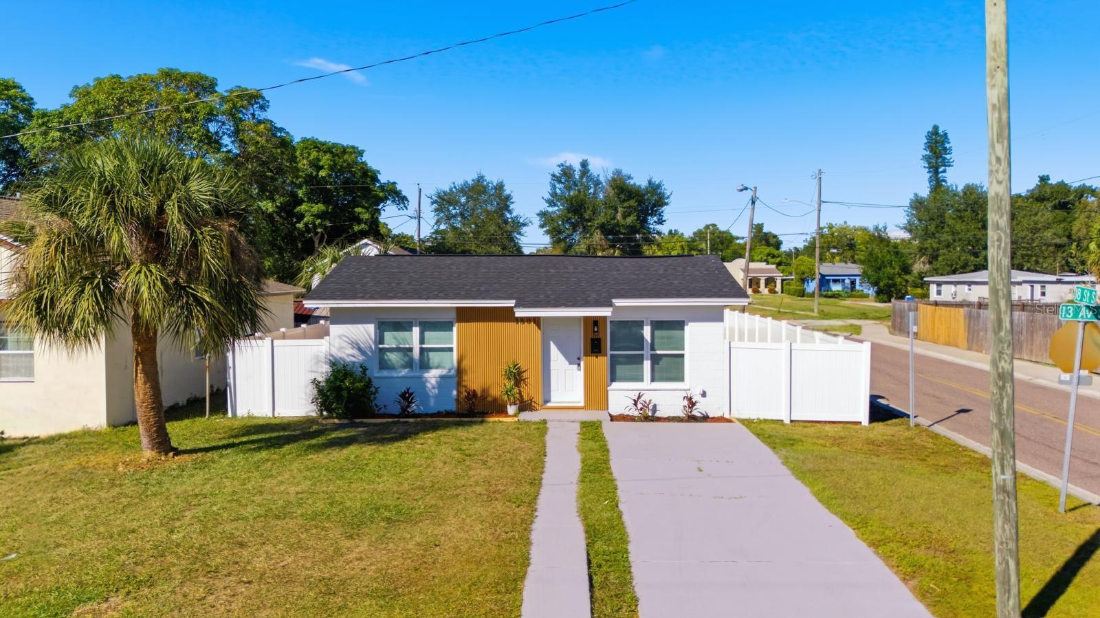 Image 3 of 28 For 1801 13th Avenue S