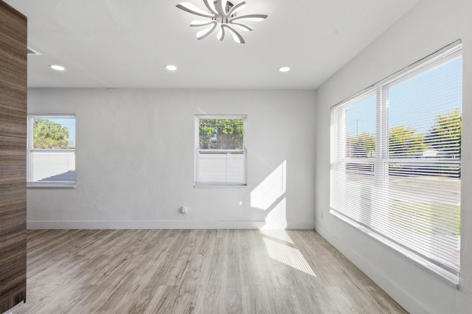 Image 7 of 28 For 1801 13th Avenue S