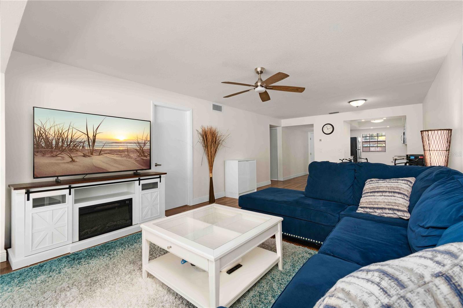 Image 12 of 41 For 1750 Belleair Forest Drive C7