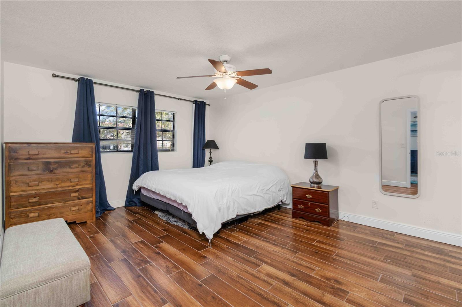 Image 17 of 41 For 1750 Belleair Forest Drive C7