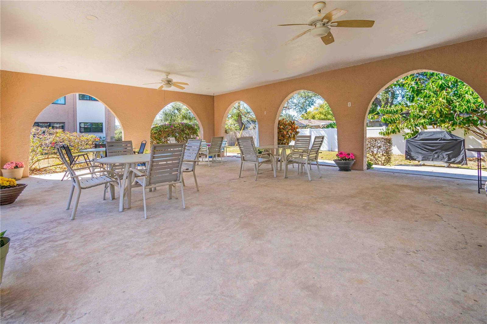 Image 33 of 41 For 1750 Belleair Forest Drive C7