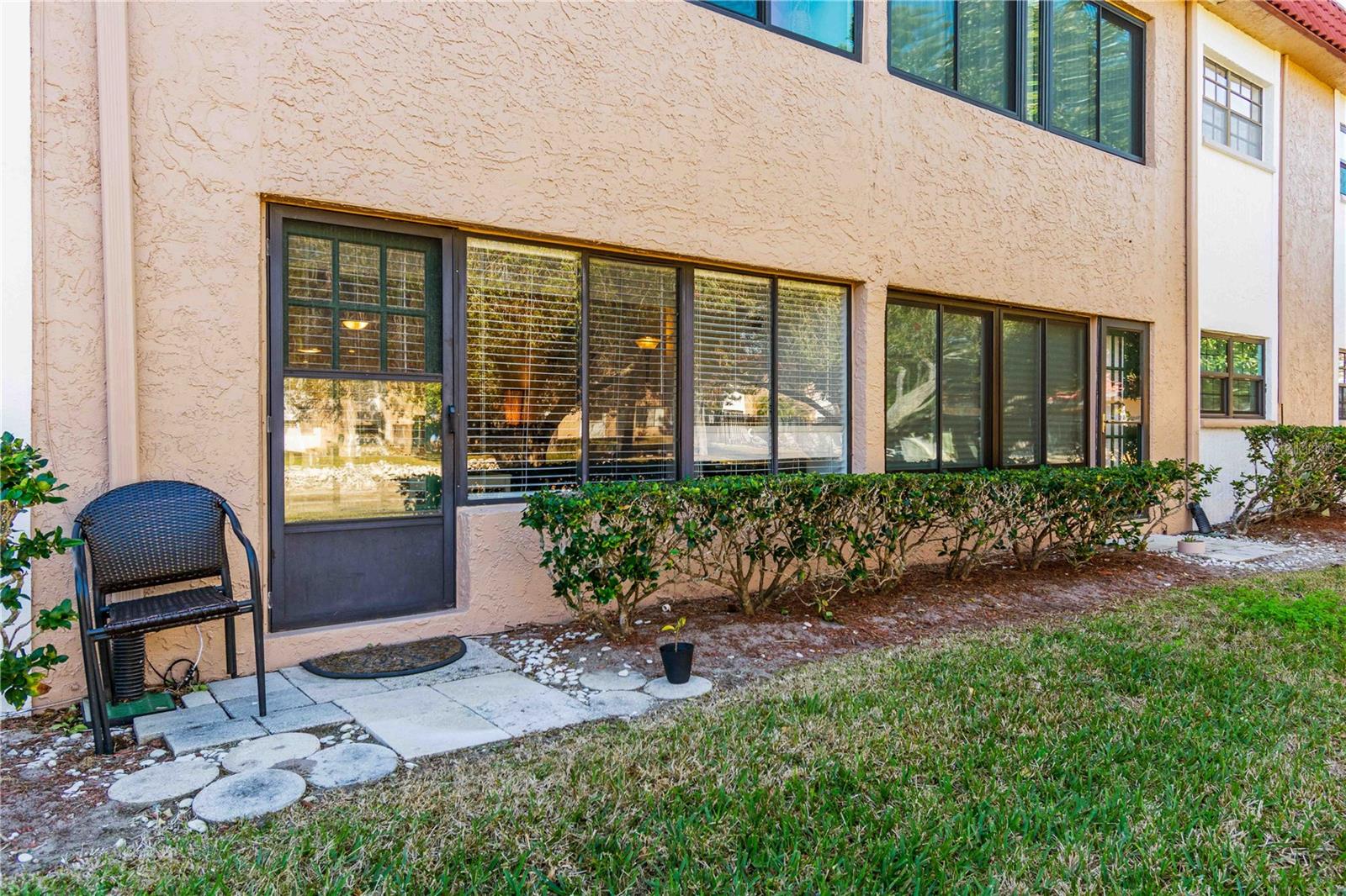 Image 36 of 41 For 1750 Belleair Forest Drive C7