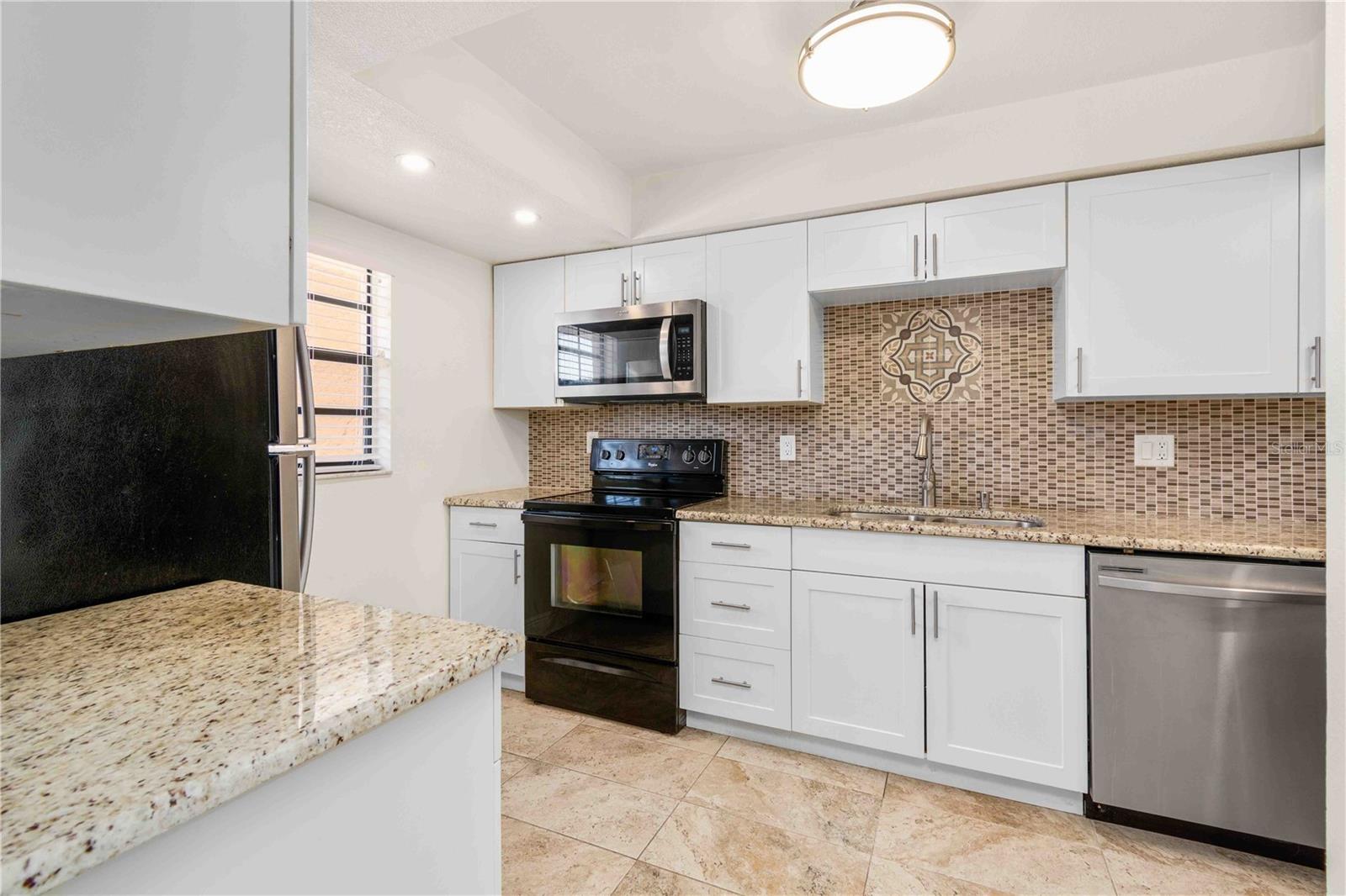 Image 4 of 41 For 1750 Belleair Forest Drive C7