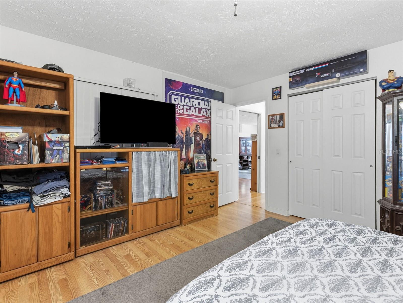 Image 11 of 28 For 3377 Montano Avenue