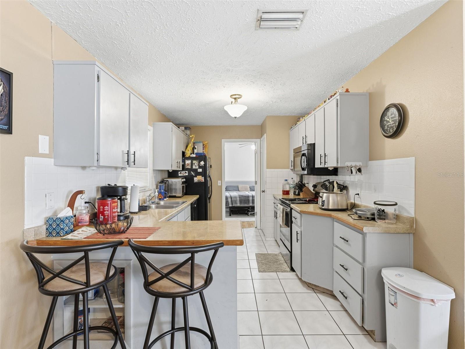 Image 5 of 28 For 3377 Montano Avenue