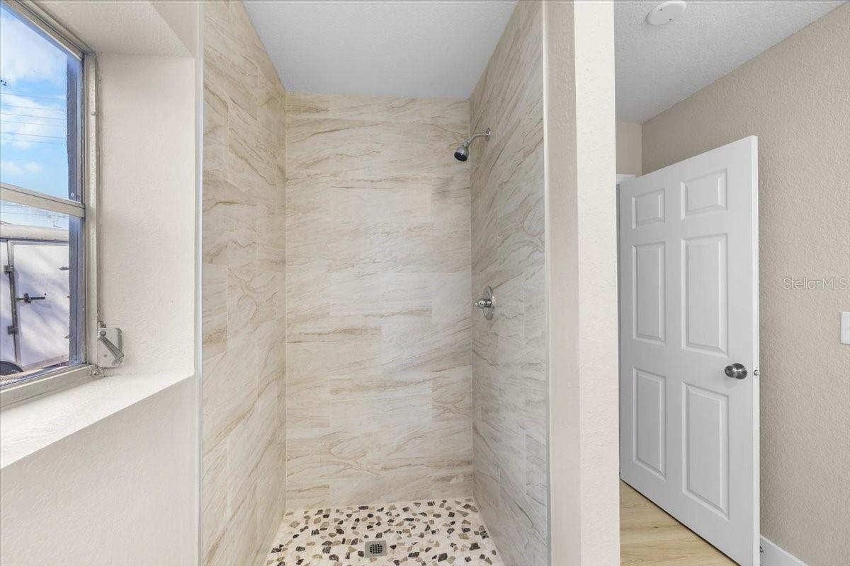 Image 17 of 39 For 7338 Spring Hill Drive