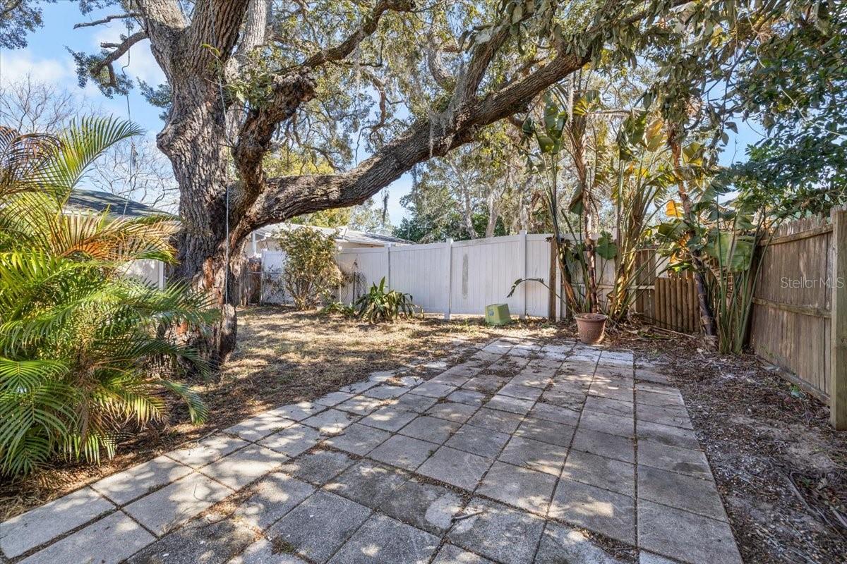 Image 29 of 39 For 7338 Spring Hill Drive