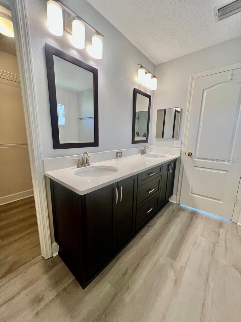 Image 20 of 27 For 25330 Flying Ebony Lane