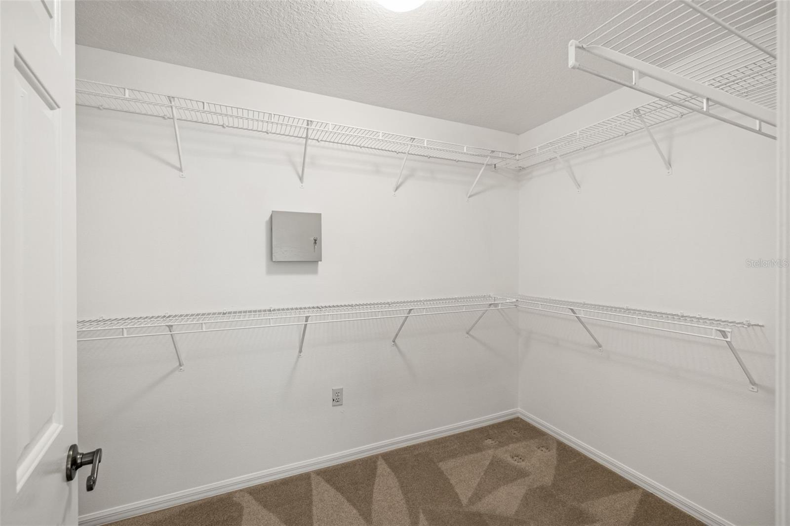 Image 17 of 45 For 10246 Timberland Point Dr