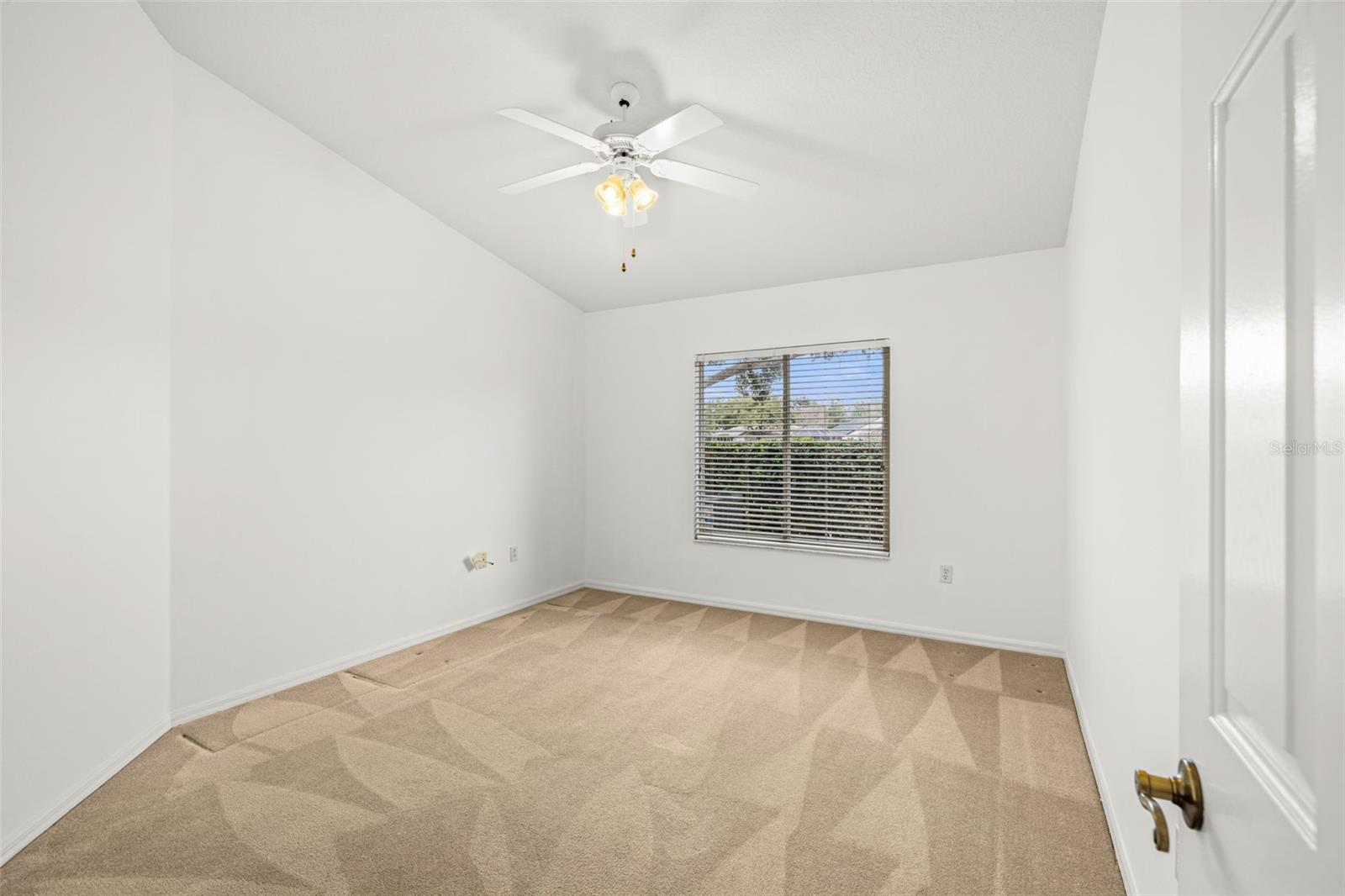 Image 18 of 45 For 10246 Timberland Point Dr