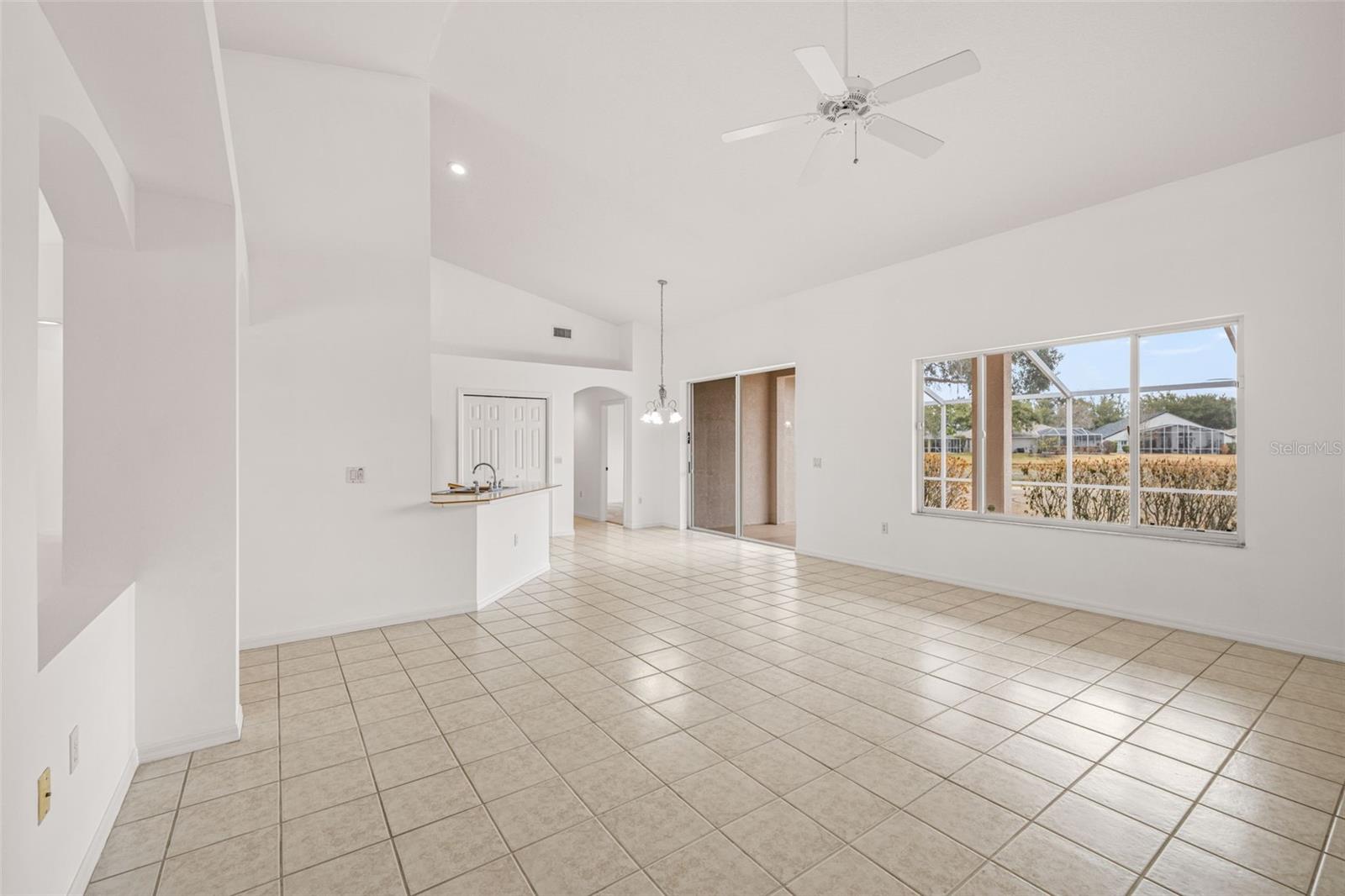 Image 7 of 45 For 10246 Timberland Point Dr