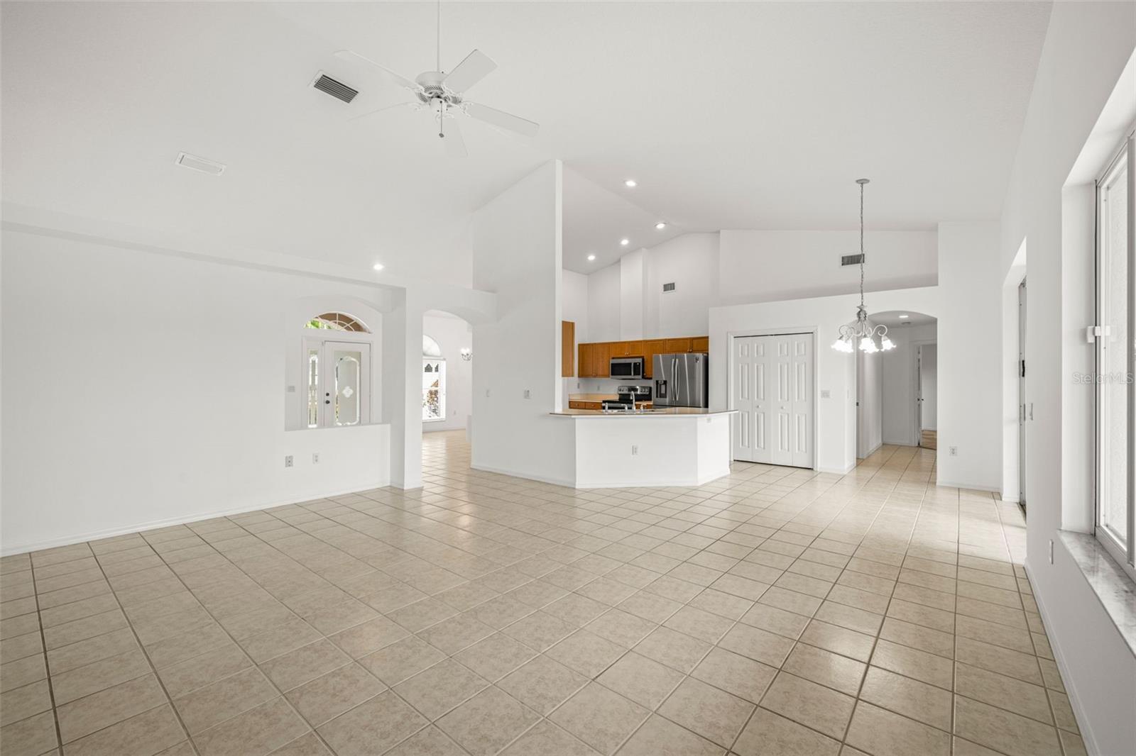 Image 8 of 45 For 10246 Timberland Point Dr