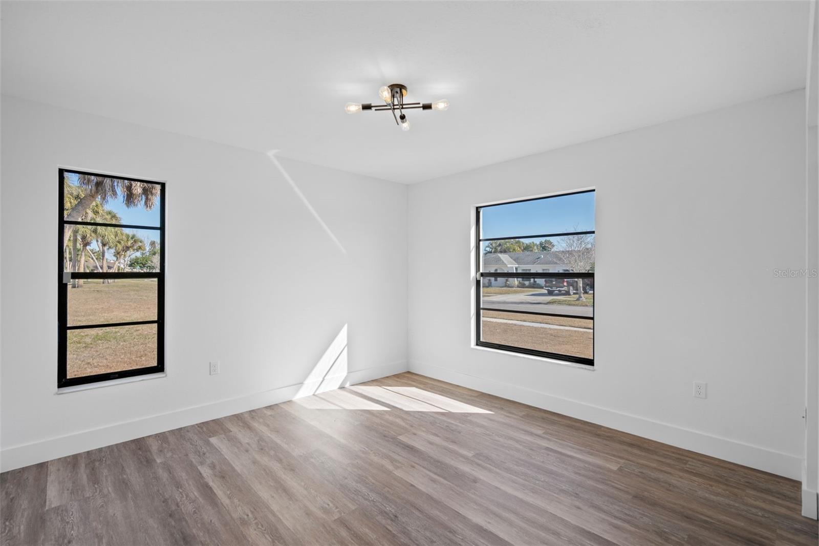 Image 16 of 25 For 3872 Kingston Boulevard