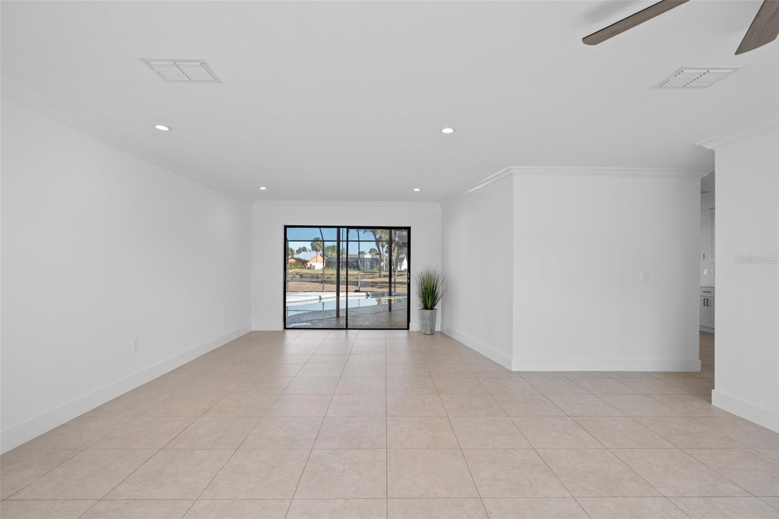 Image 5 of 25 For 3872 Kingston Boulevard