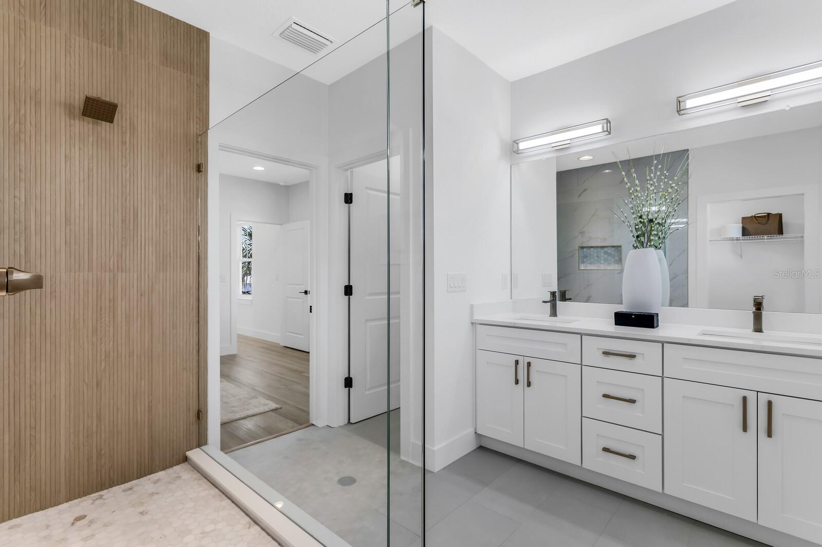 Image 28 of 42 For 2138 Chestnut Street