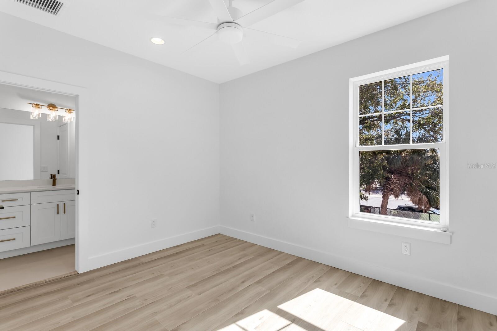 Image 34 of 42 For 2138 Chestnut Street