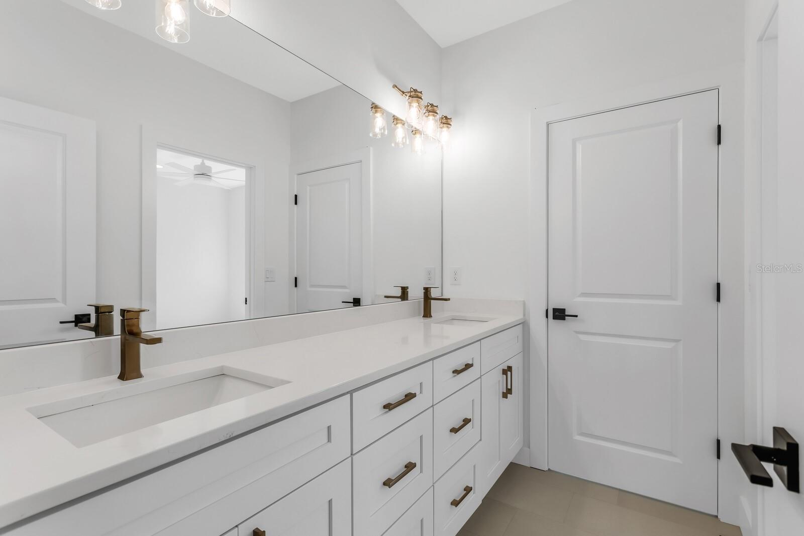 Image 36 of 42 For 2138 Chestnut Street