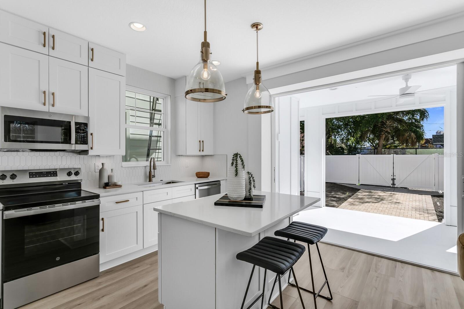 Image 4 of 42 For 2138 Chestnut Street