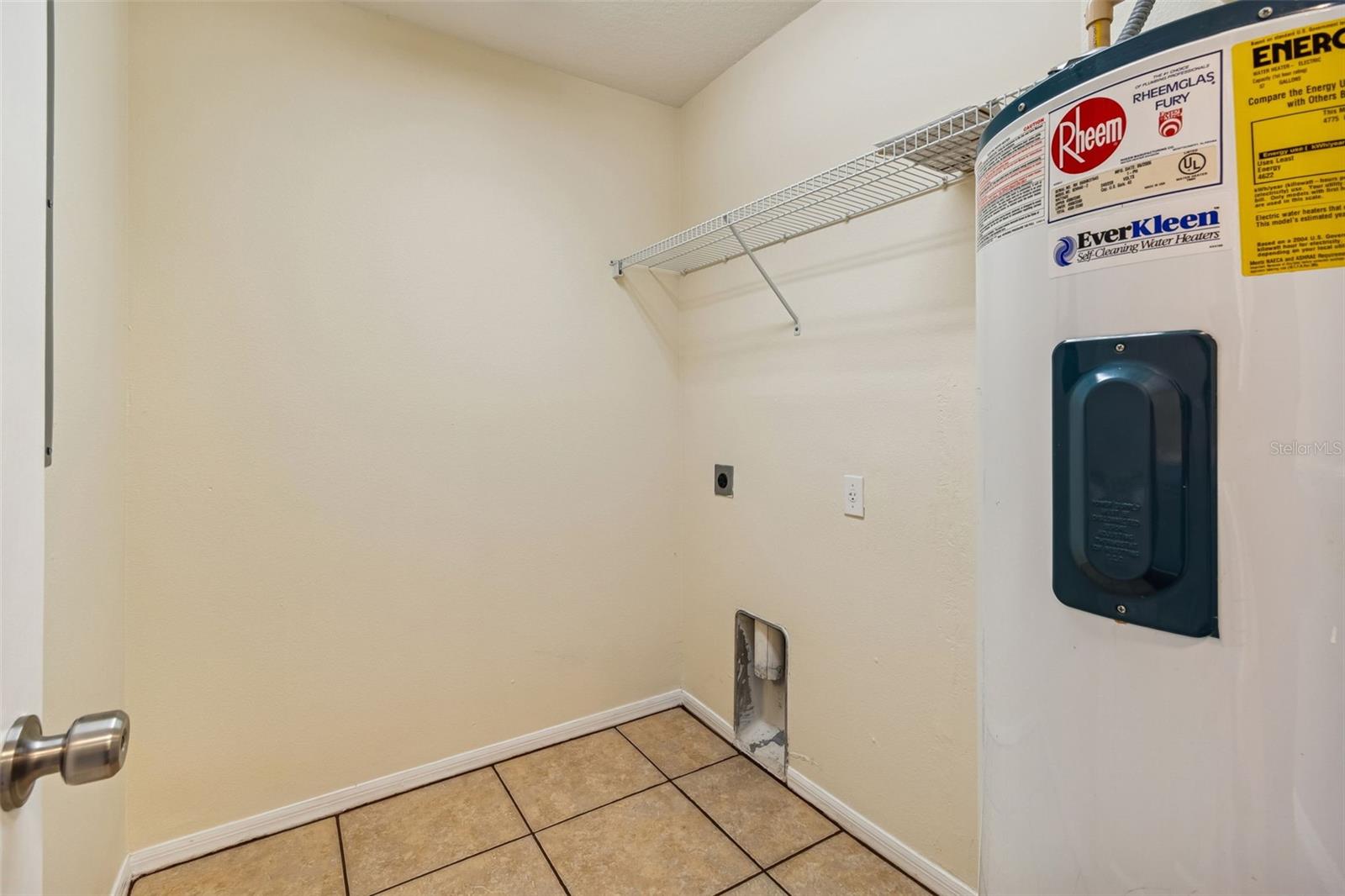 Image 30 of 47 For 8707 Sheldon Creek Boulevard