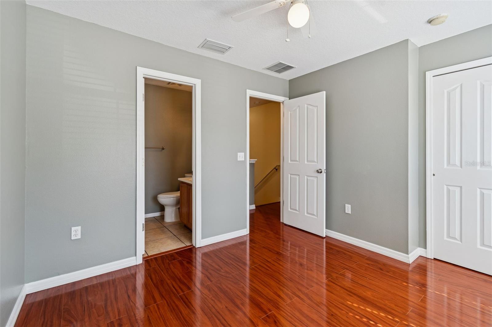 Image 33 of 47 For 8707 Sheldon Creek Boulevard