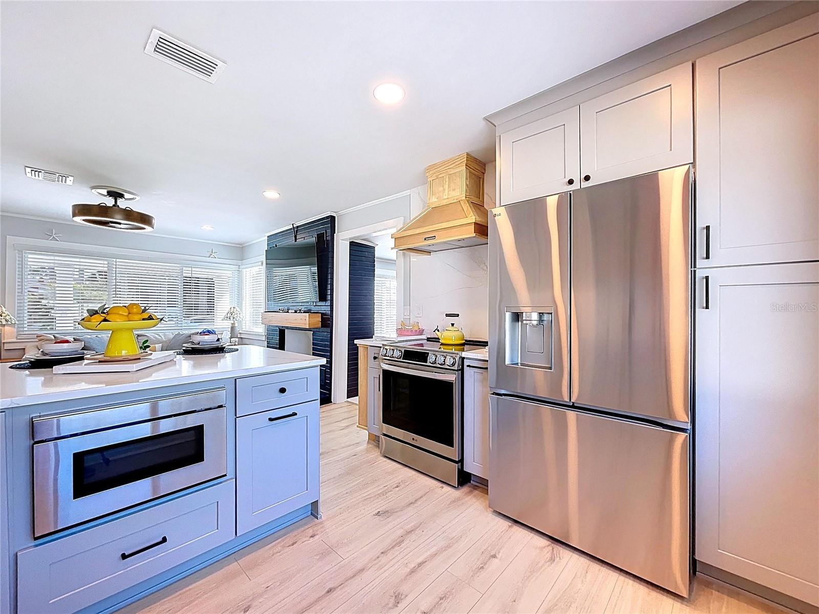 Listing photo id 10 for 220 40th Avenue