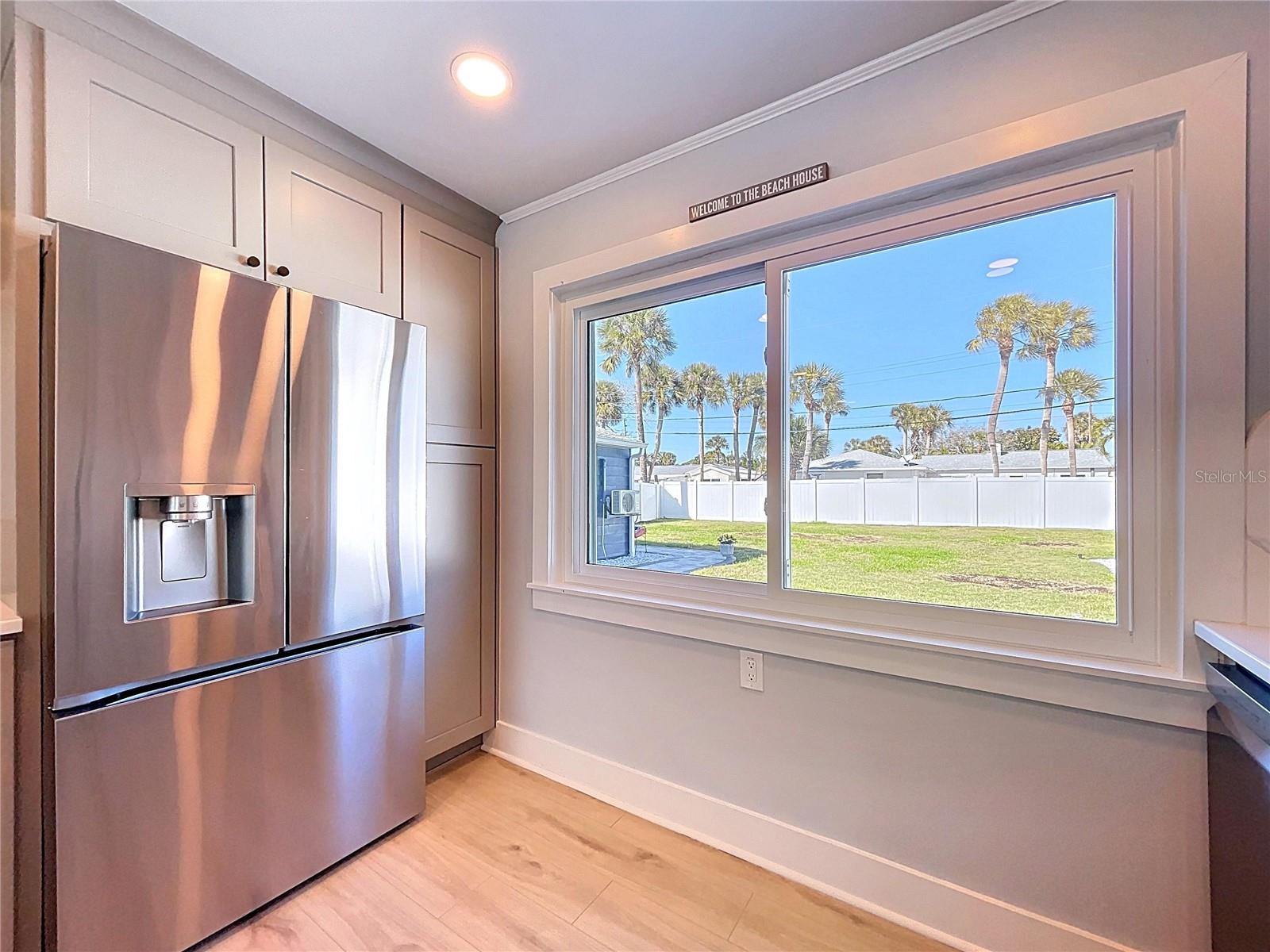 Listing photo id 11 for 220 40th Avenue