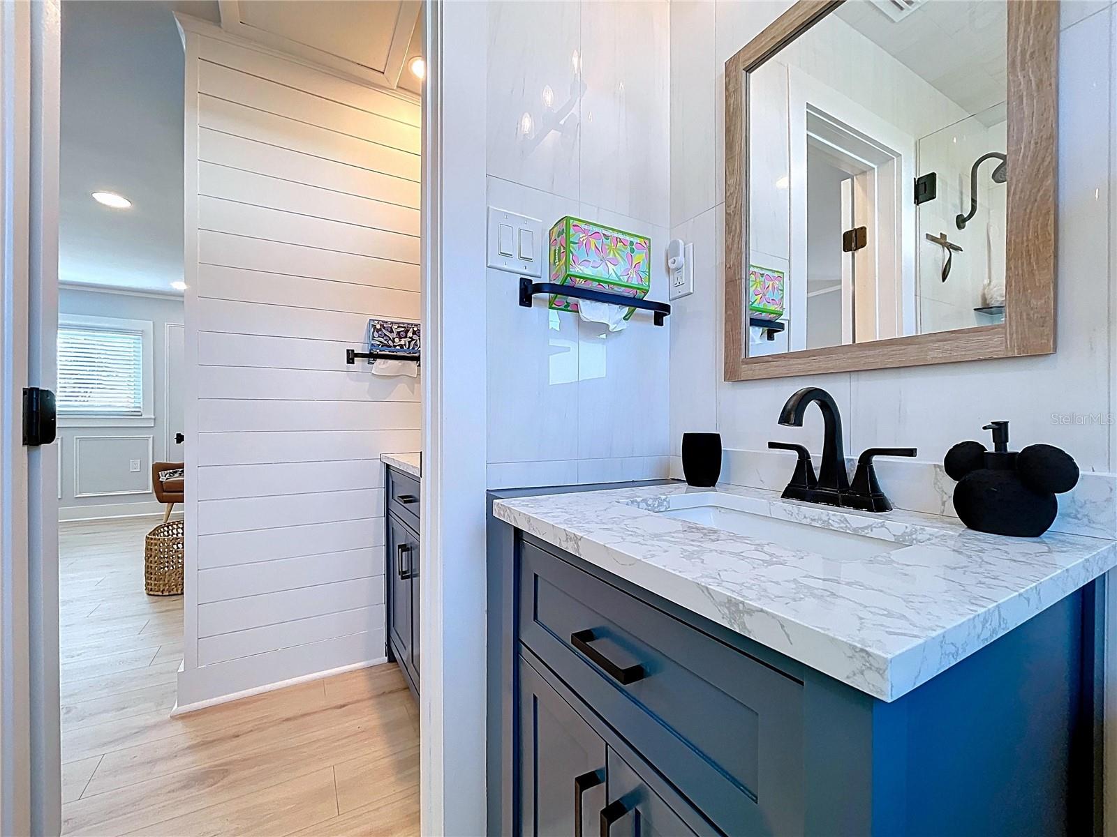 Listing photo id 16 for 220 40th Avenue