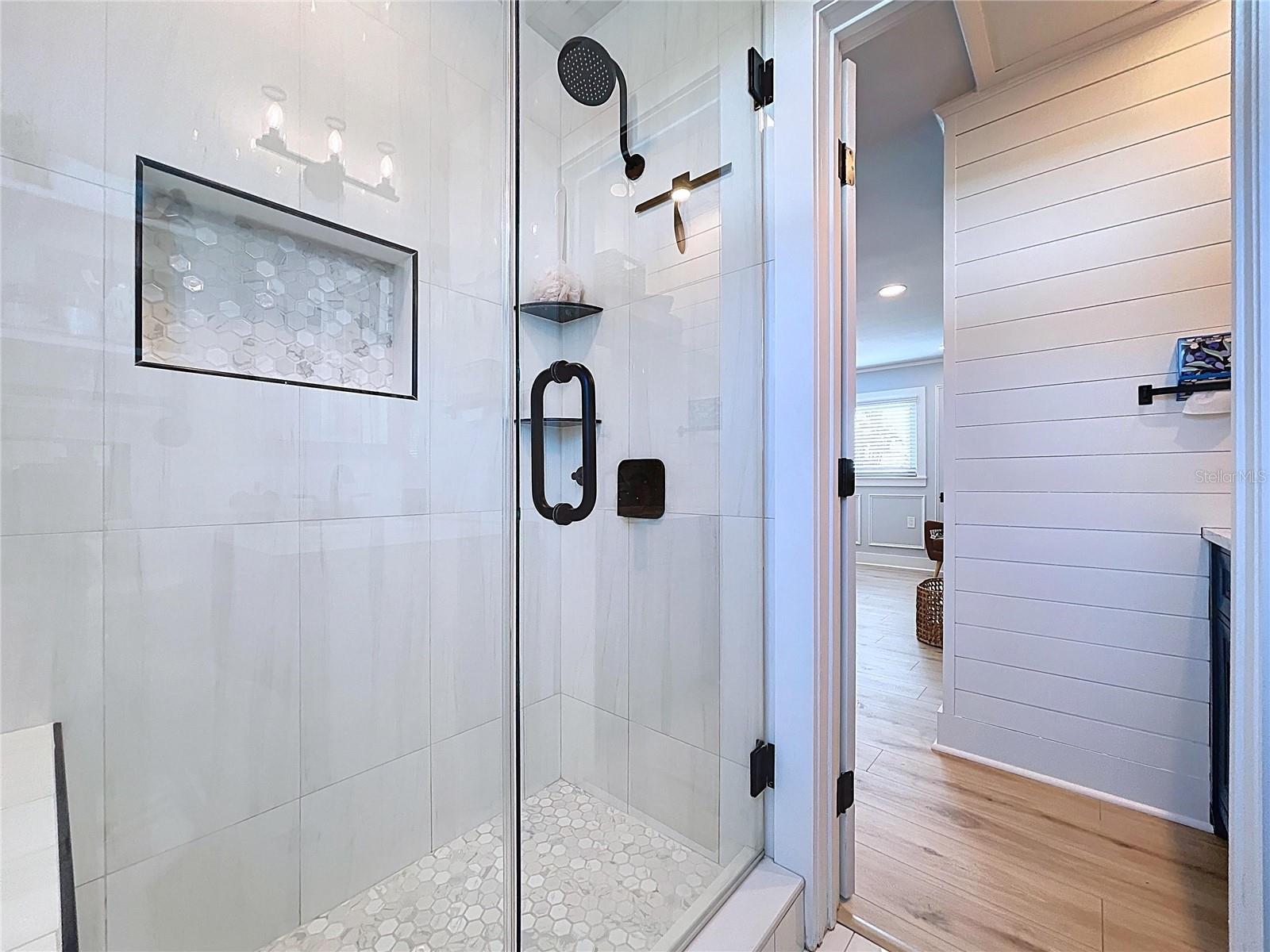 Listing photo id 20 for 220 40th Avenue