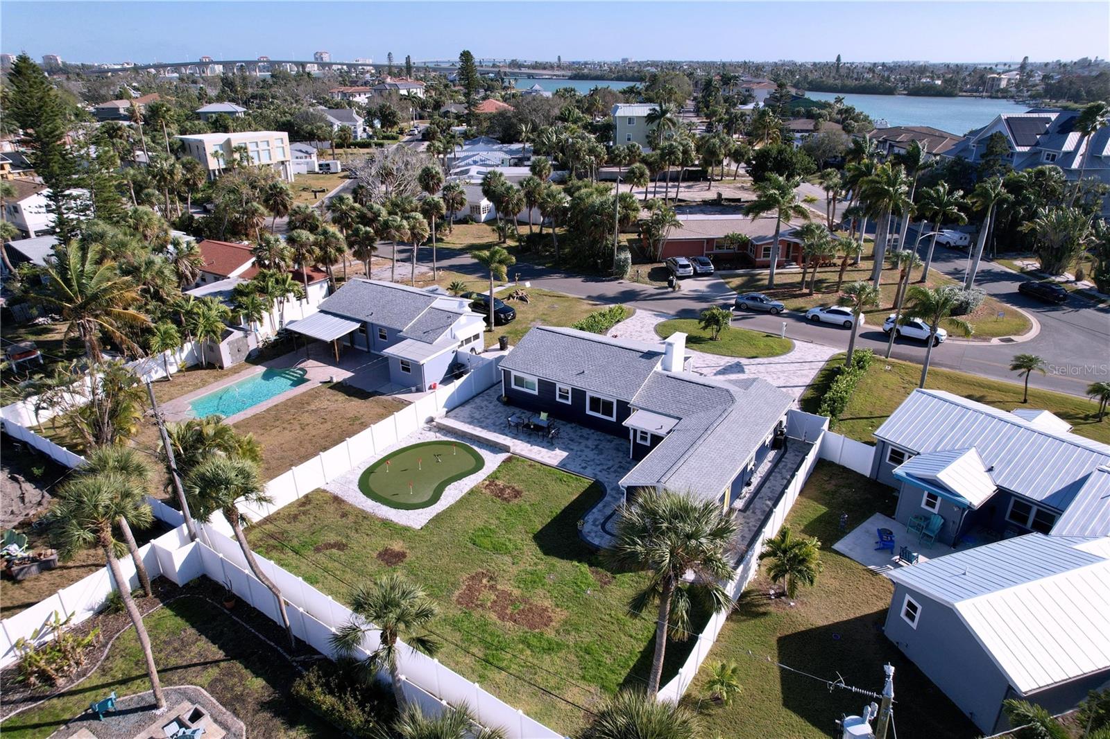 Listing photo id 37 for 220 40th Avenue