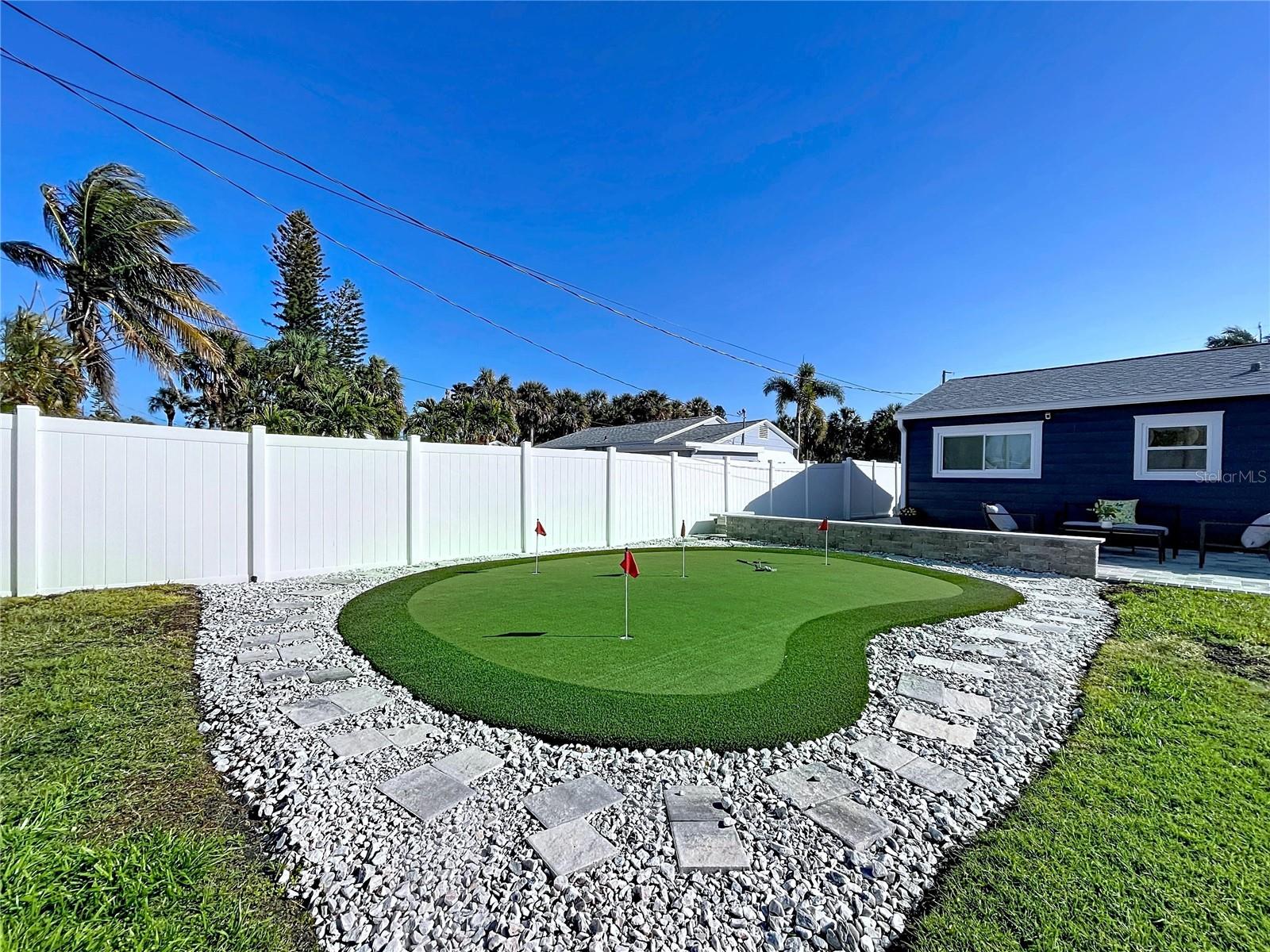 Listing photo id 44 for 220 40th Avenue