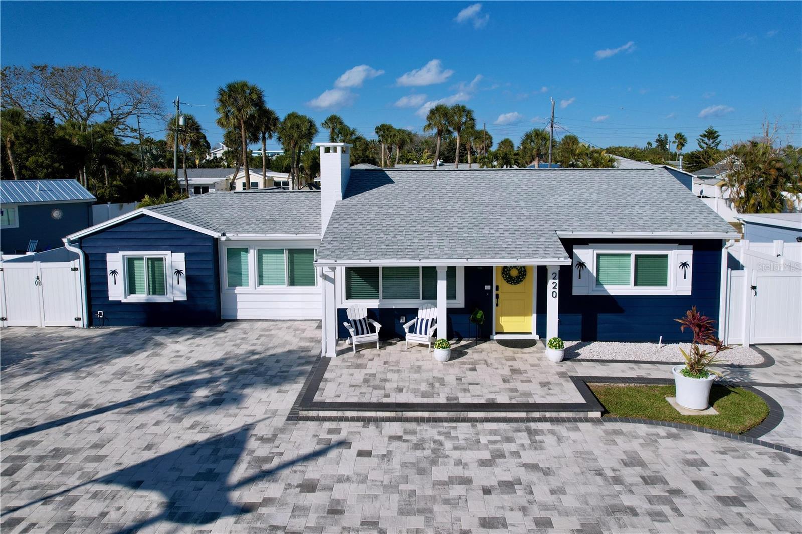 Listing photo id 3 for 220 40th Avenue