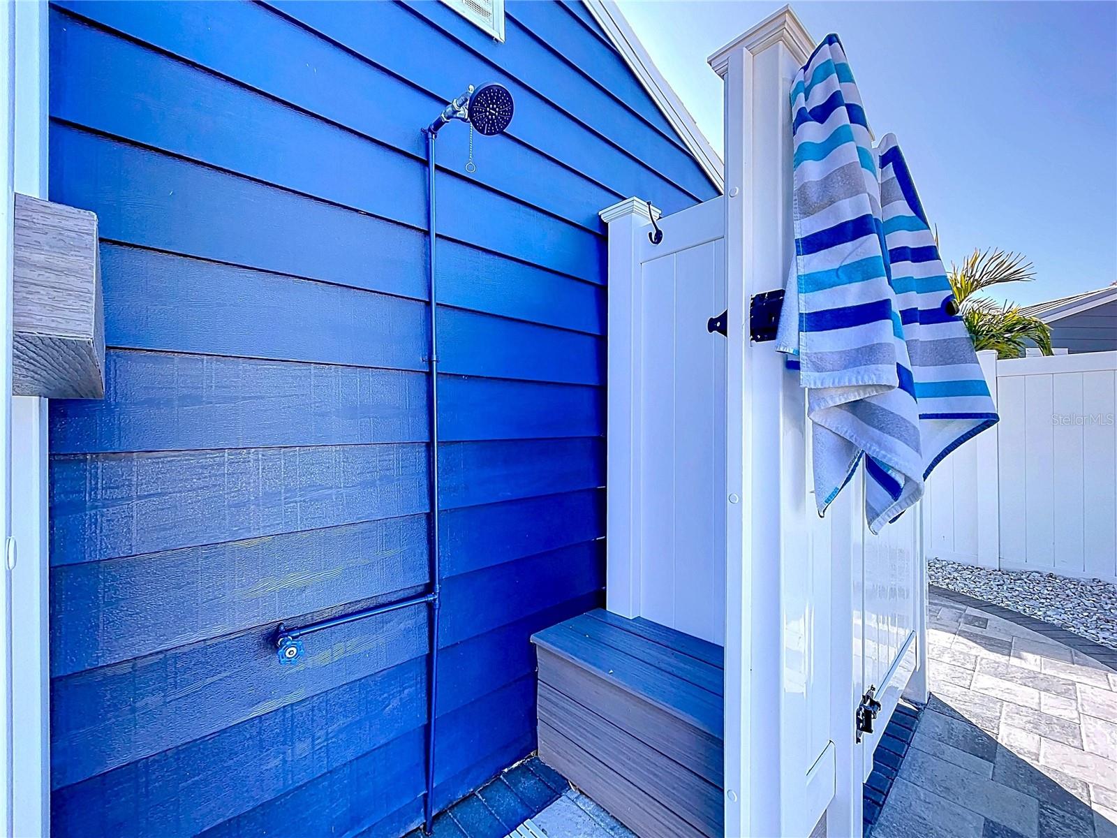 Listing photo id 48 for 220 40th Avenue