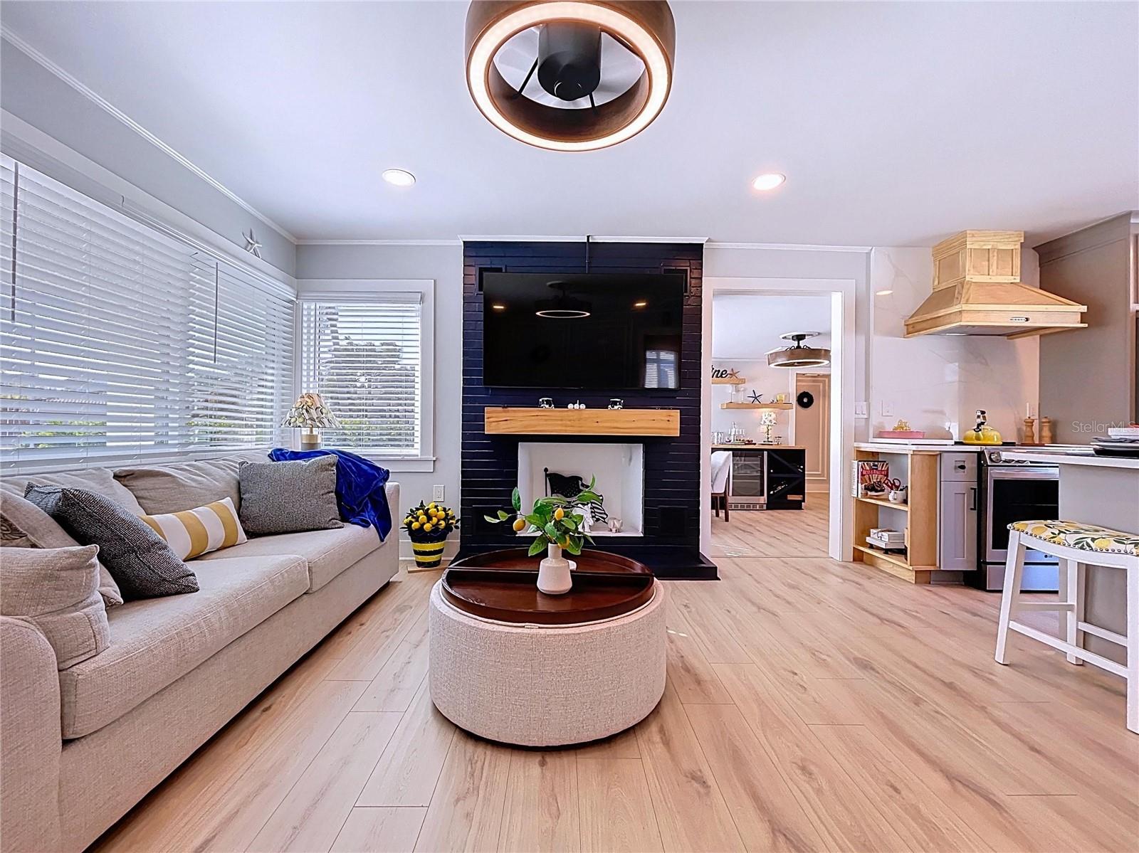 Listing photo id 7 for 220 40th Avenue