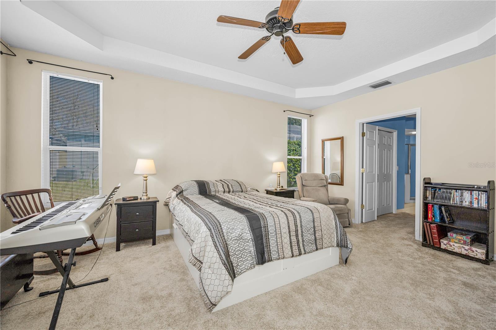 Listing photo id 17 for 2225 Longmore Circle