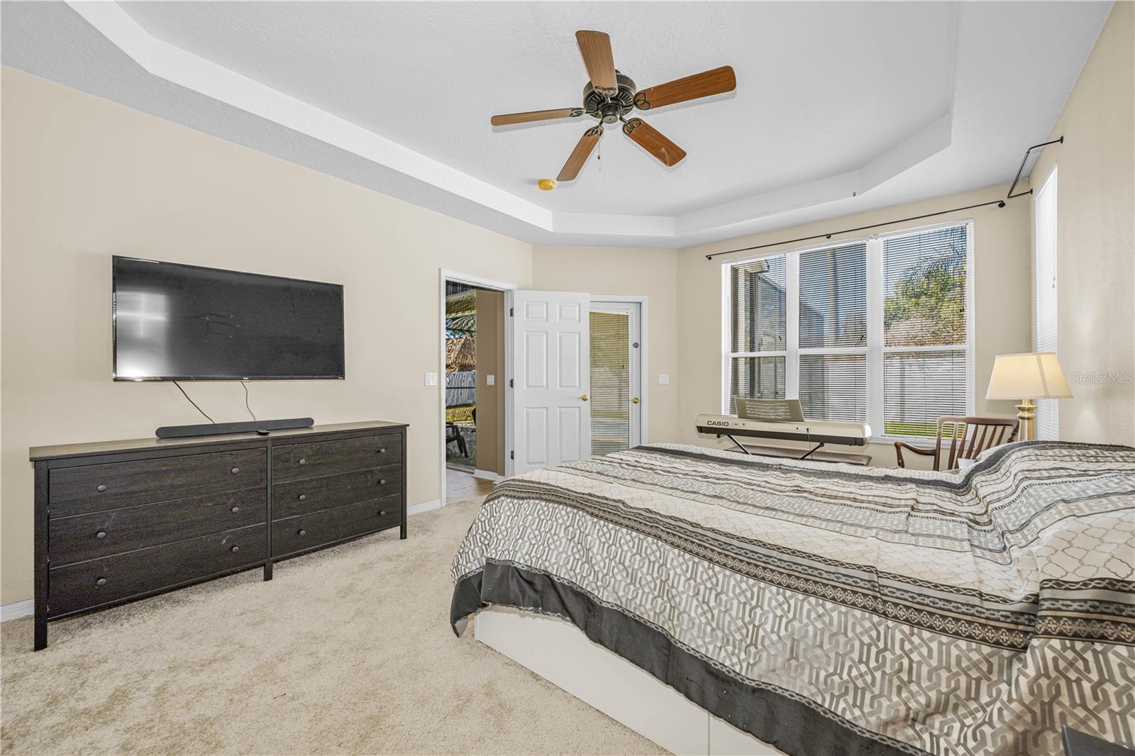 Listing photo id 19 for 2225 Longmore Circle