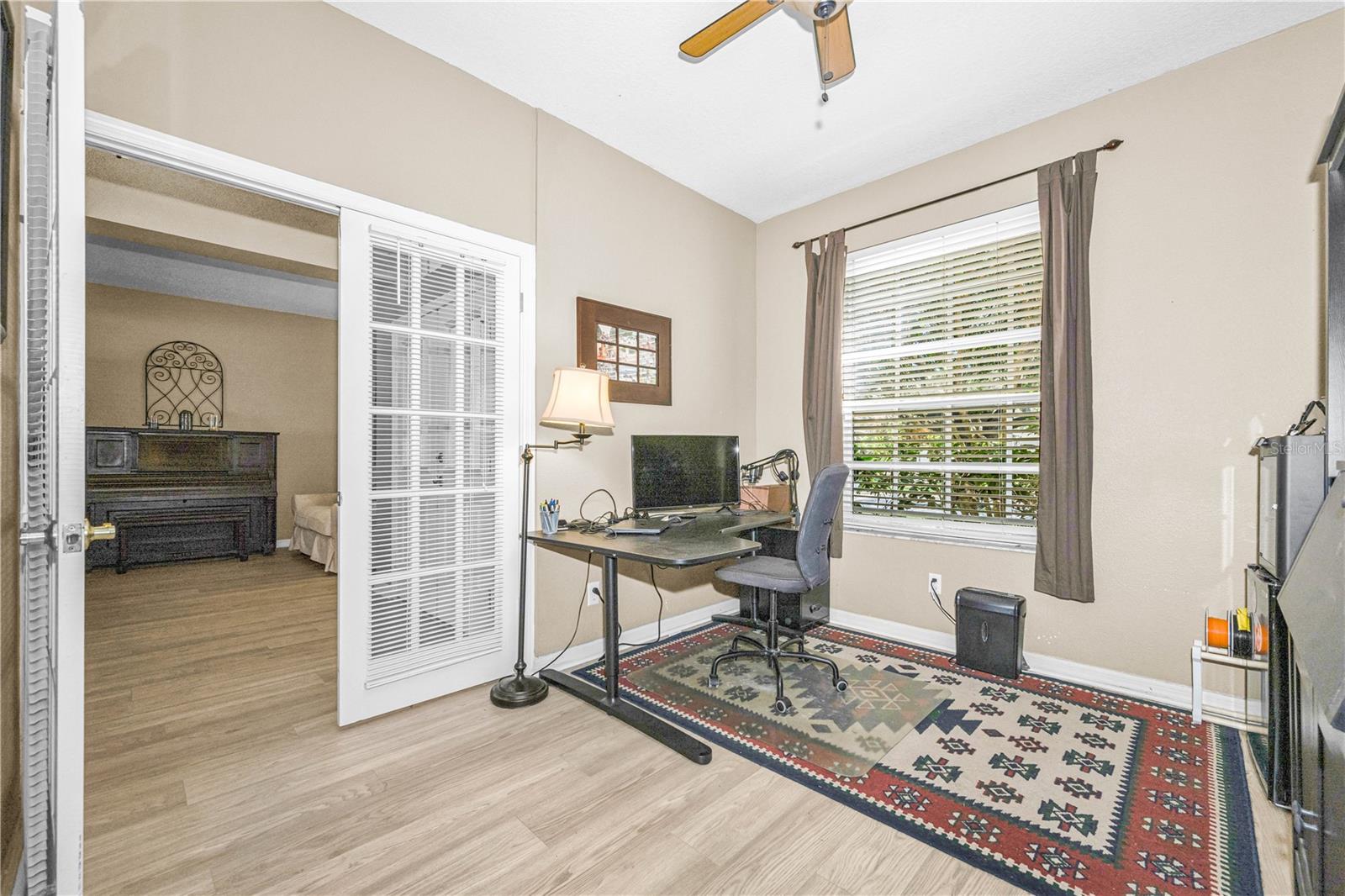 Listing photo id 24 for 2225 Longmore Circle