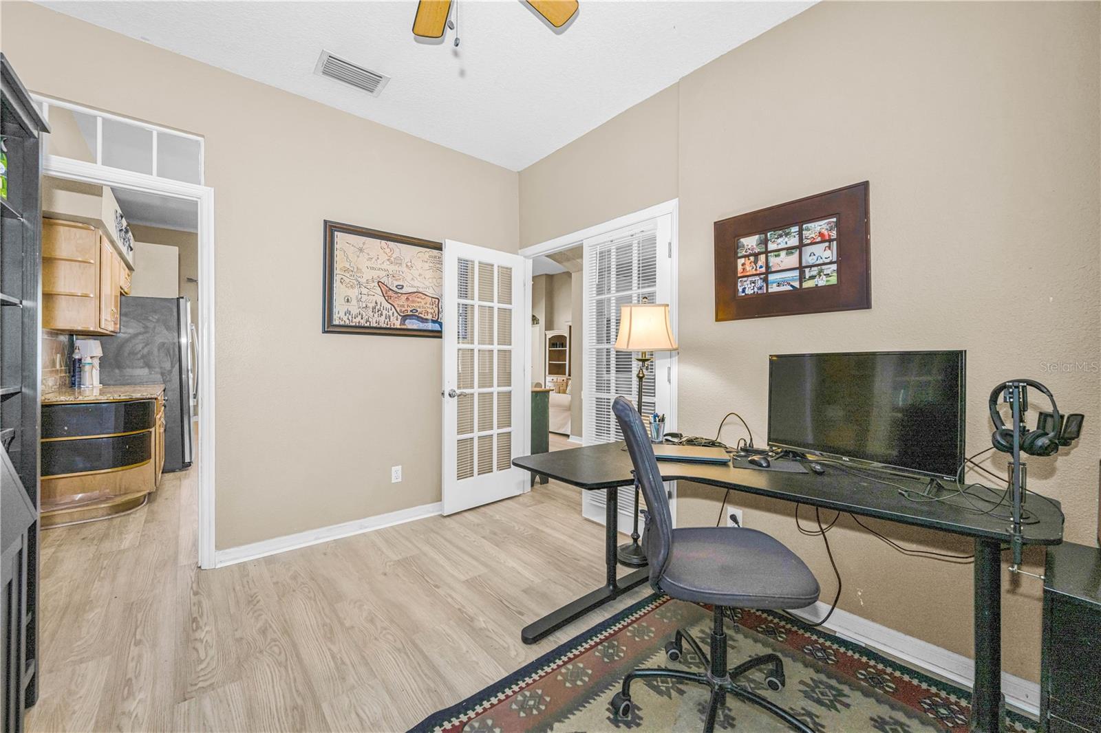 Listing photo id 25 for 2225 Longmore Circle