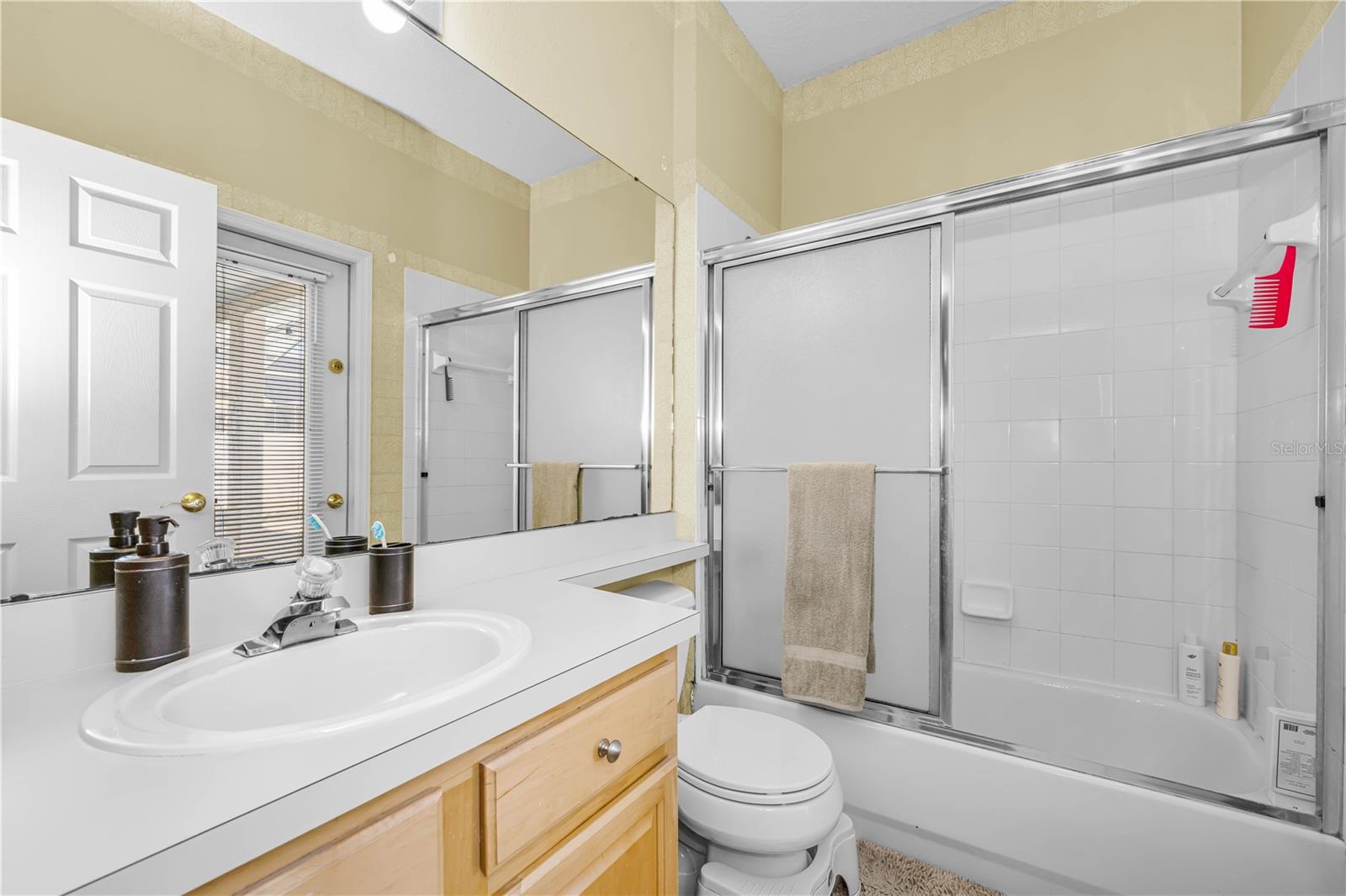 Listing photo id 27 for 2225 Longmore Circle