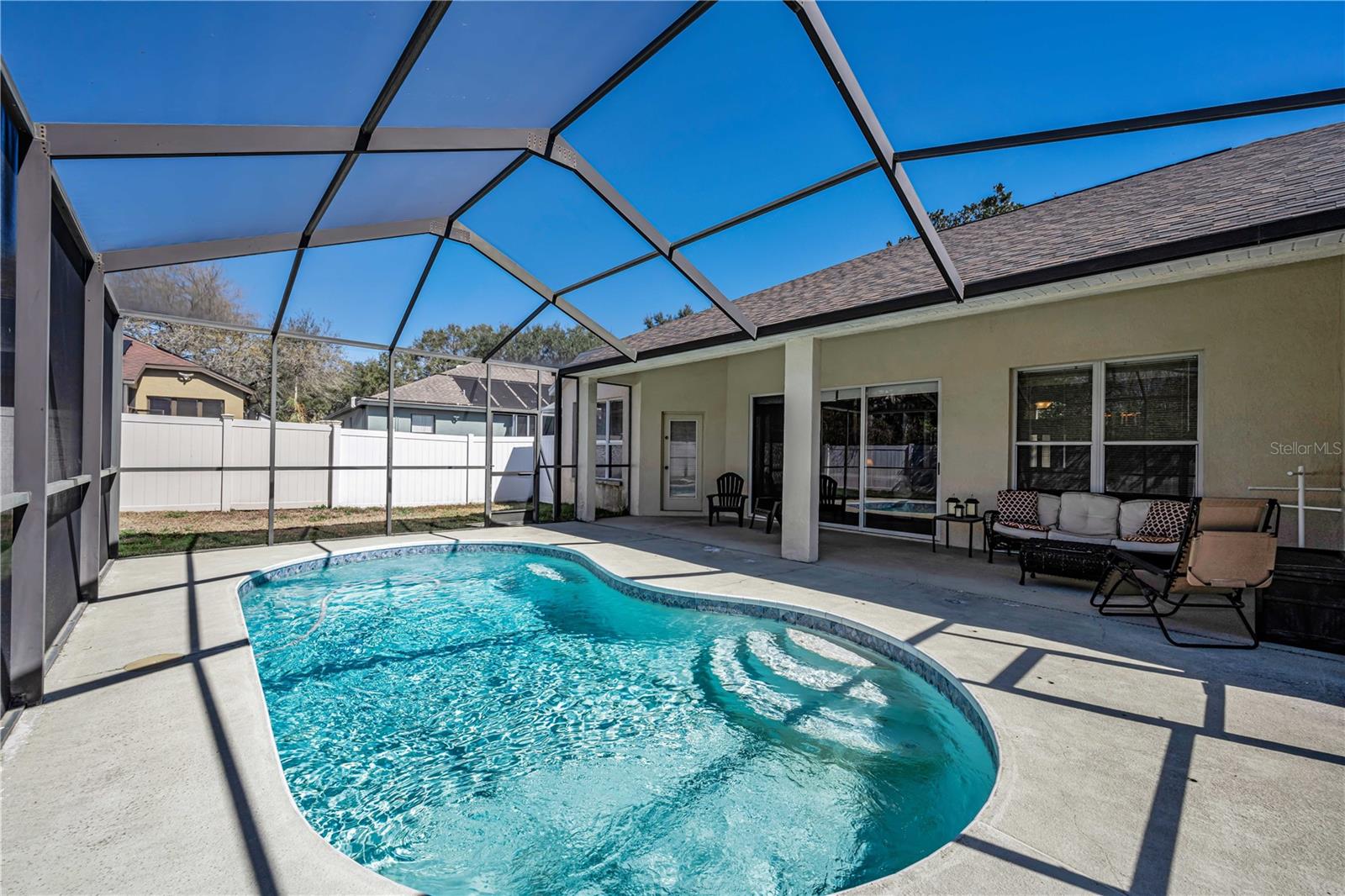 Listing photo id 34 for 2225 Longmore Circle