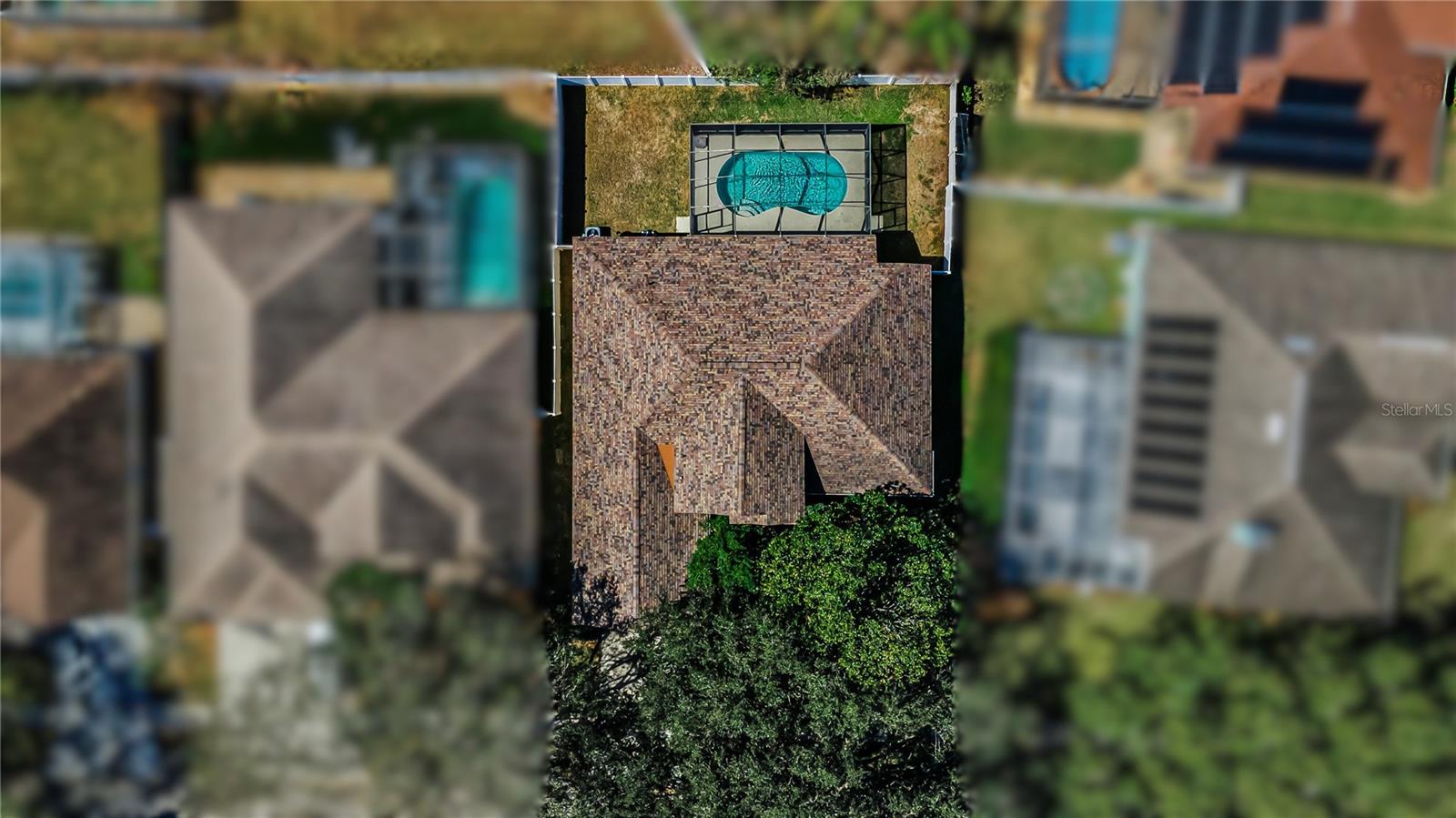 Listing photo id 38 for 2225 Longmore Circle