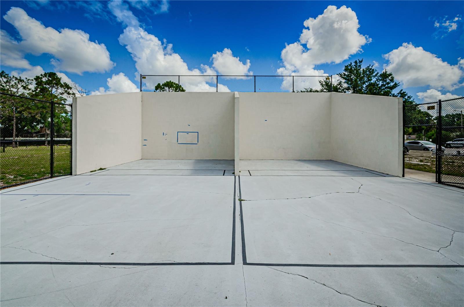 Listing photo id 45 for 2225 Longmore Circle