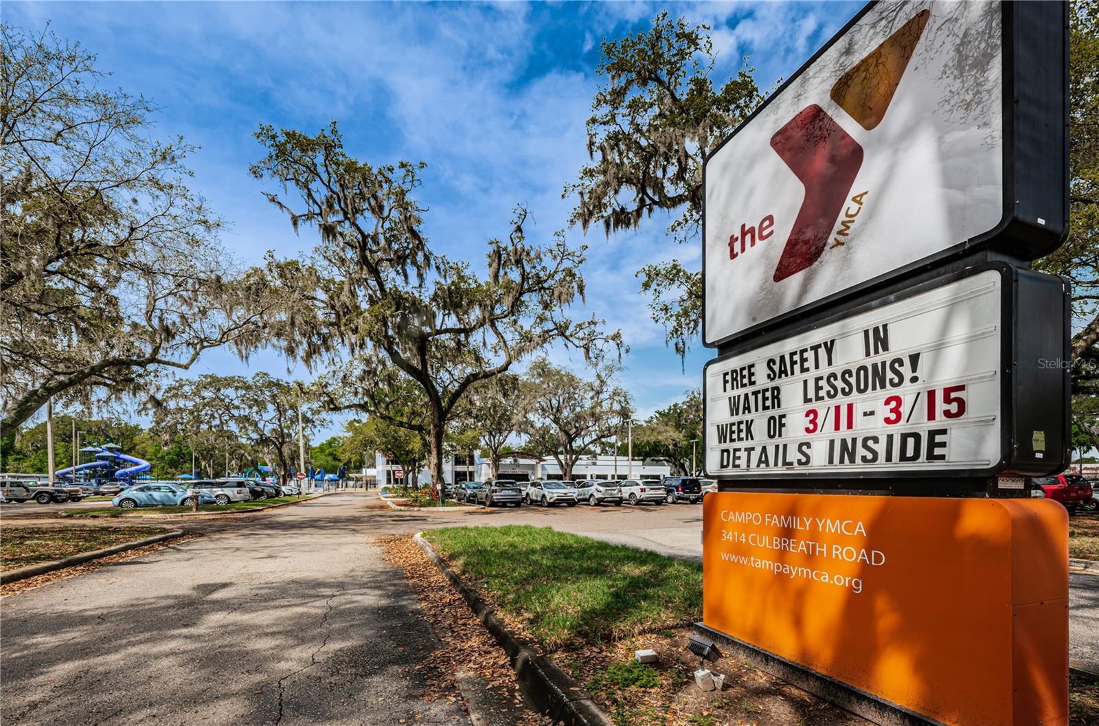 Listing photo id 47 for 2225 Longmore Circle