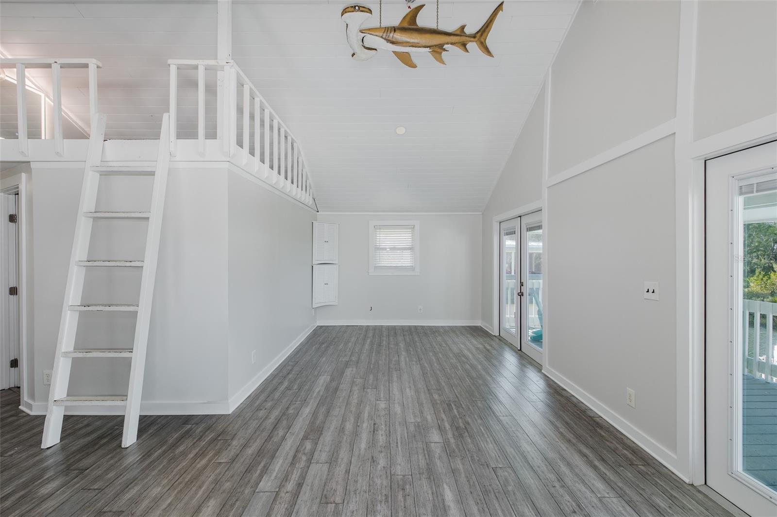 Image 11 of 70 For 14405 Birch Street