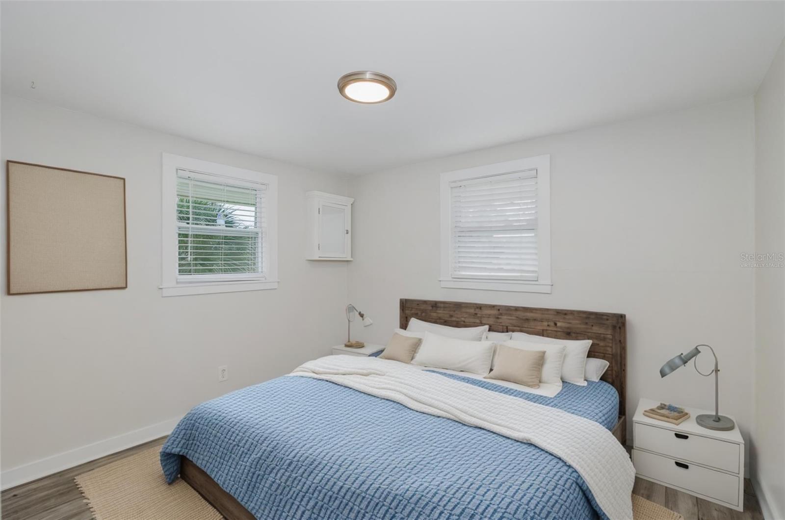 Image 24 of 70 For 14405 Birch Street