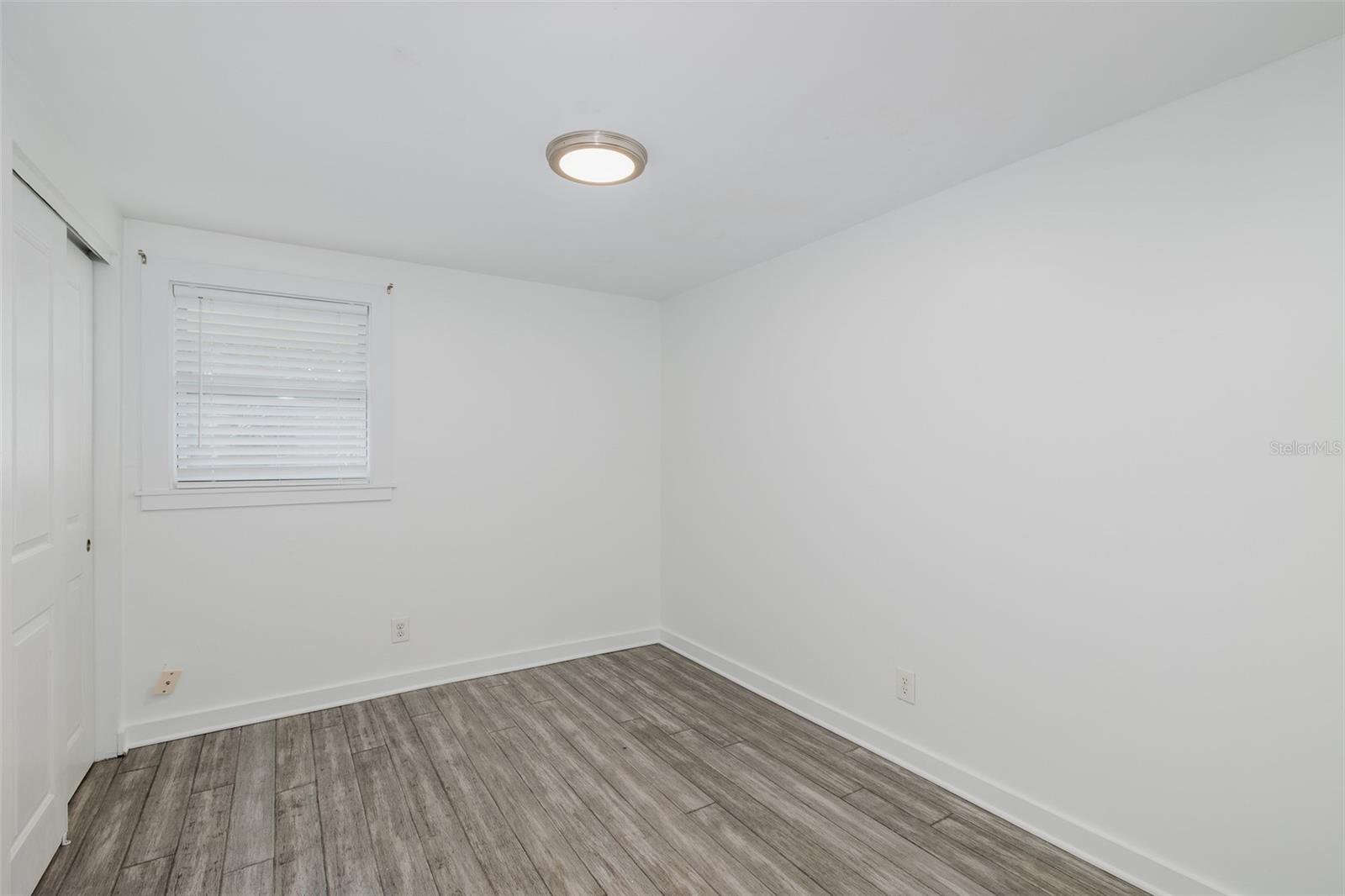 Image 25 of 70 For 14405 Birch Street