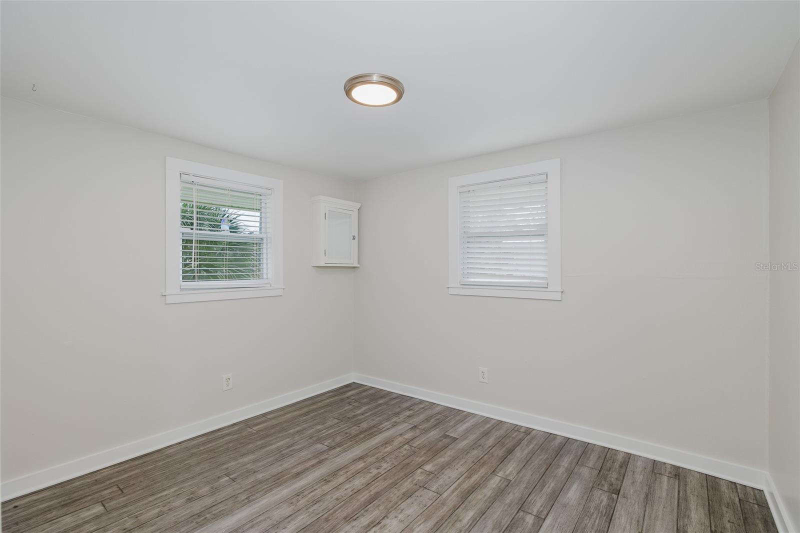 Image 32 of 70 For 14405 Birch Street