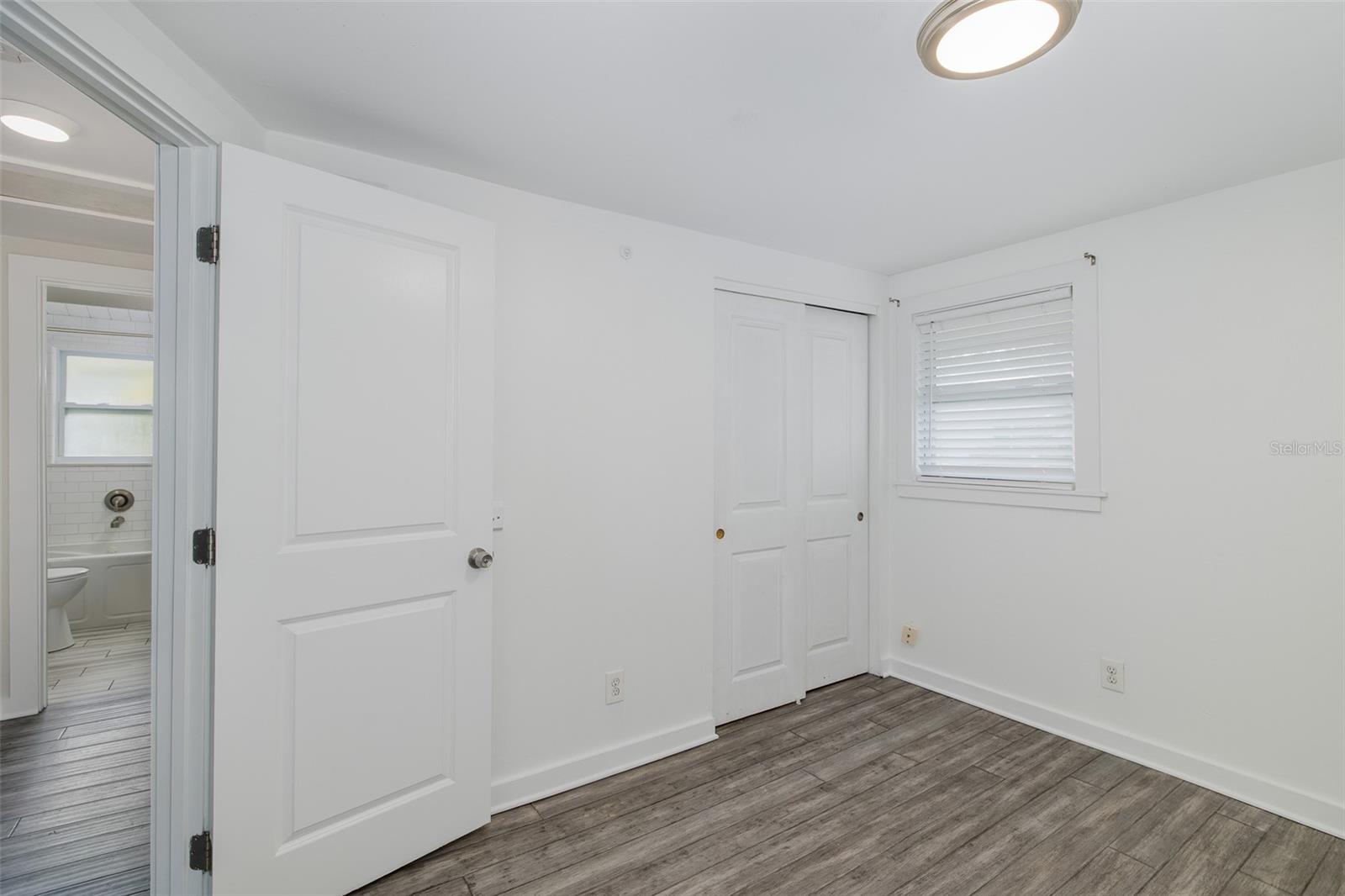 Image 34 of 70 For 14405 Birch Street