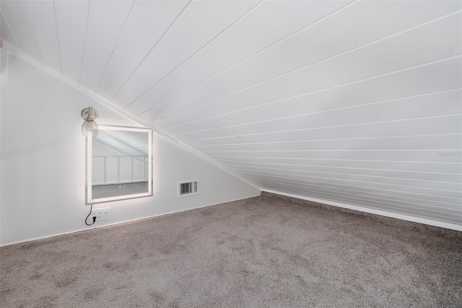 Image 35 of 70 For 14405 Birch Street