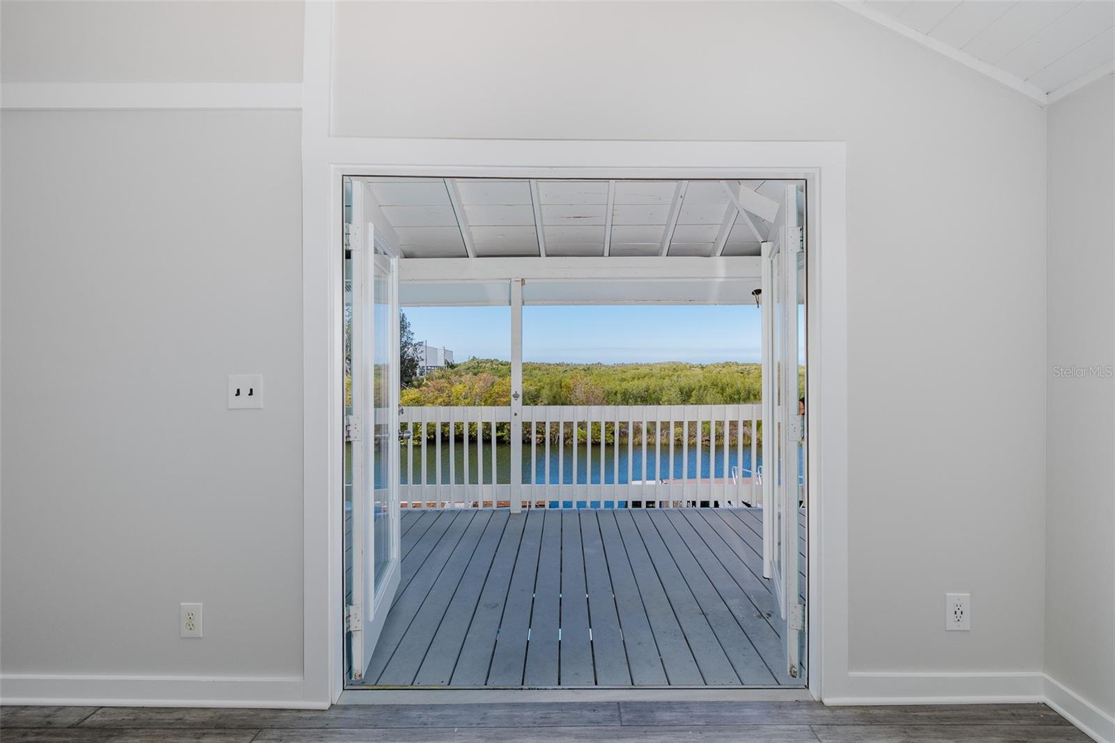 Image 37 of 70 For 14405 Birch Street